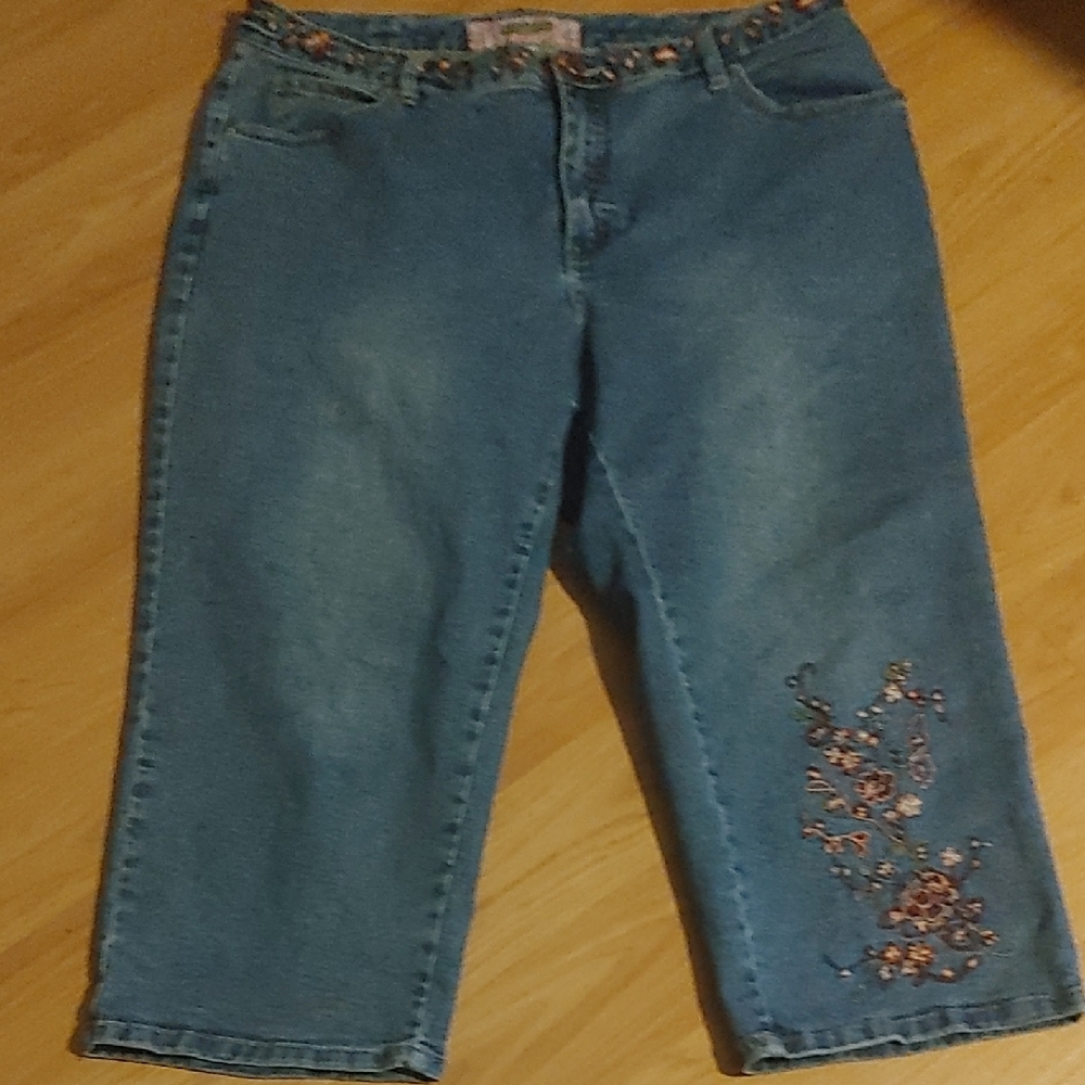 ✅$5 Add On London Blues Embroidered Capri Blue Jeans Sz 14
